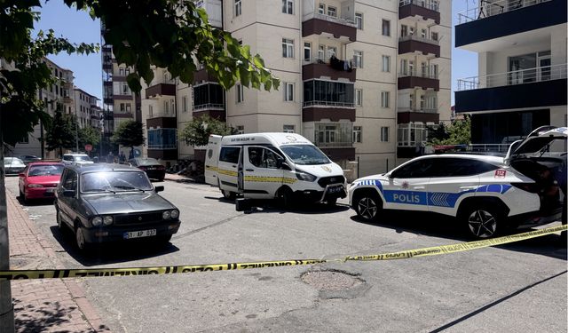 ÇOCUK TARTIŞMASI KAVGAYA DÖNÜŞTÜ: 6 KİŞİ BIÇAKLA YARALANDI