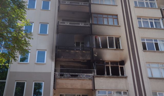 Konya’da bir dairede çıkan yangında 5 kişi hastanelik oldu