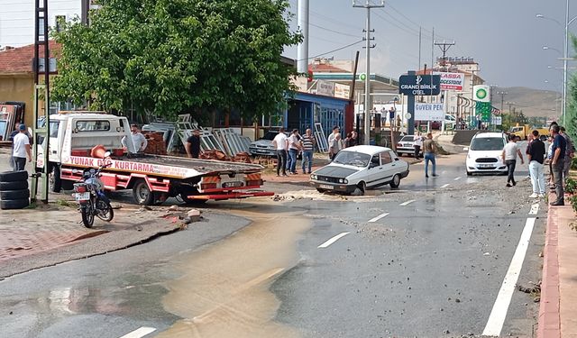 Konya’da sağanak yağış hayatı felç etti