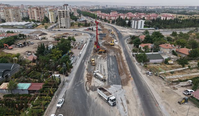 Büyükkılıç, kavşak inşaatında gelinen noktayı inceledi