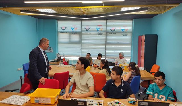 Gençler, teknolojiyle bir araya geliyor