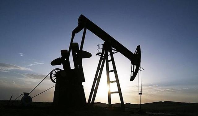 Petrol Dibi Gördü, Devler 25 Milyar Dolar Kaybetti