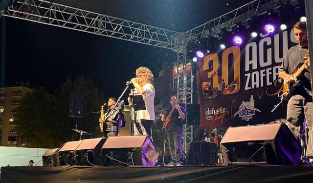 Zafer Haftası Zirveye Ulaştı: Can Gox Sahnesiyle Taçlandı