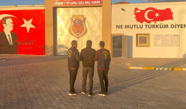 Kırşehir'de “Silahla Tehdit” suçundan aranan şahıs yakalandı