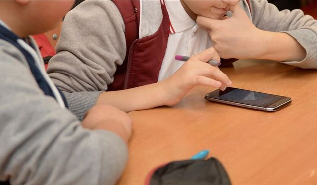 Liselerde Sosyal Medya Kısıtlaması