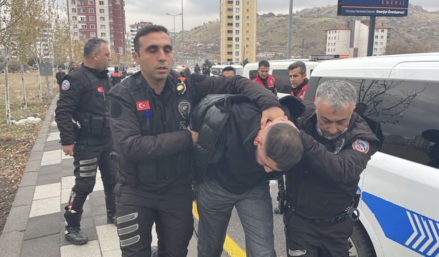 Polisin "dur" ihtarına uymayarak kaçan 2 şüpheli yakalandı