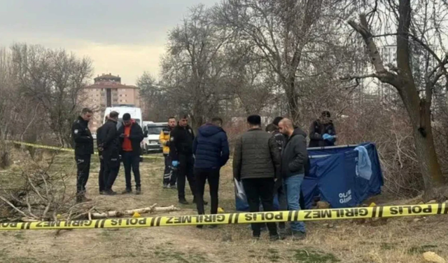 Arazide yanmış erkek cesedi bulundu: Kimliği belirlendi, soruşturma sürüyor