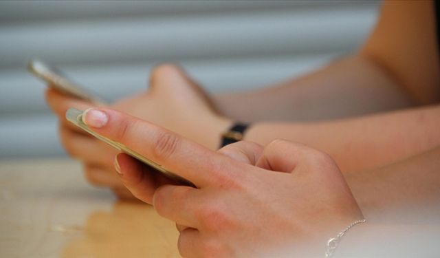 Ekran bağımlılığı gençlerin zihinsel kapasitesini düşürüyor!