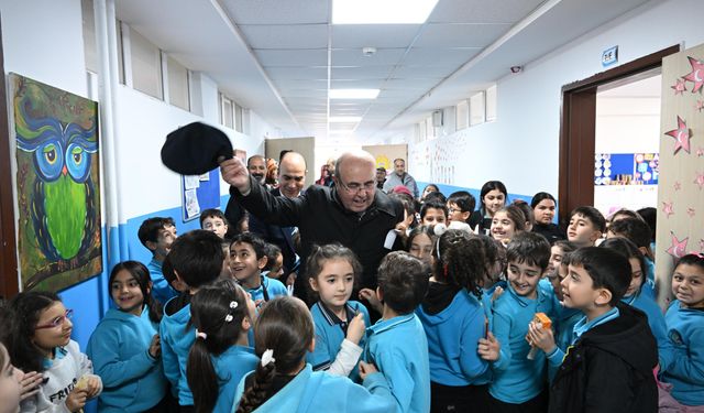 Kırşehir Belediyesi’nden eğitime destek: Okul ziyaretleri sürüyor