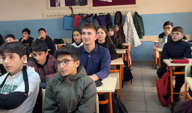 Kırşehir’de eğitim diyaloğu: İl Müdürü Gülşen Cacabey Ortaokulunda