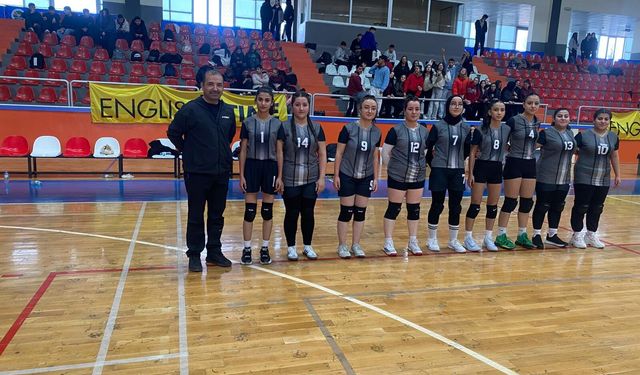 Osman Yalçınkaya galibiyetle başladı: 3-1