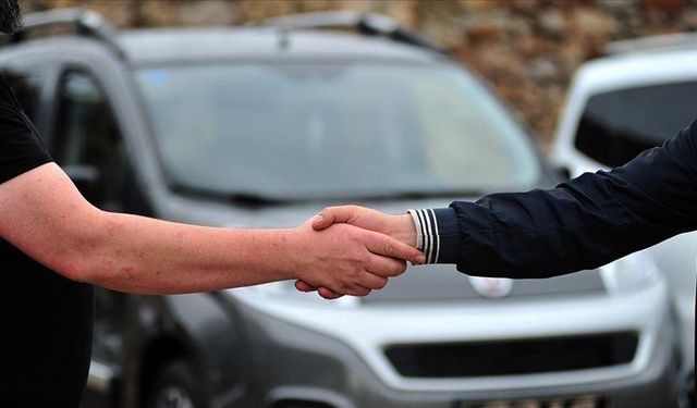 Ticaret Bakanlığı’ndan flaş düzenleme: Araç satışında süre ve kilometre sınırı