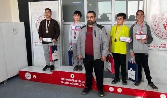 Yusuf Demir Bilim ve Sanat Merkezi Satrançta Kırşehir’in gururu oldu