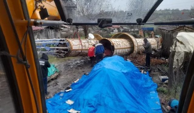 Fırtına Minareyi Devirdi, Köyde Panik Yaşandı