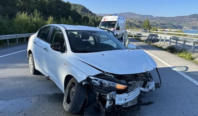 Buzlanma nedeniyle otomobil bariyere çarptı: 1 yaralı