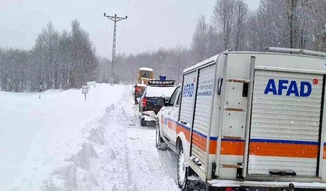 Kar Gezisi Kabusa Döndü: AFAD 2 Kişiyi Yayladan Kurtardı