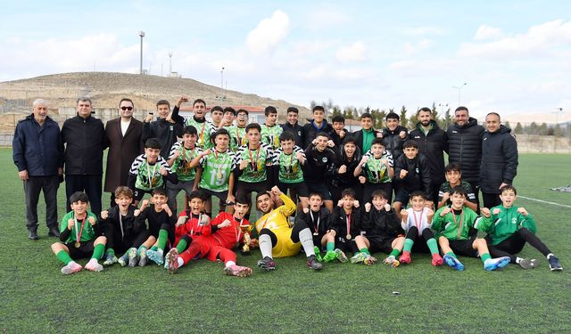 KIRŞEHİRSPOR U16’DA YENİLGİSİZ ŞAMPİYON
