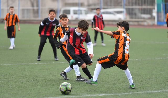 Minik Kramponlar ile Gençlikspor Yenişemedi: 2-2