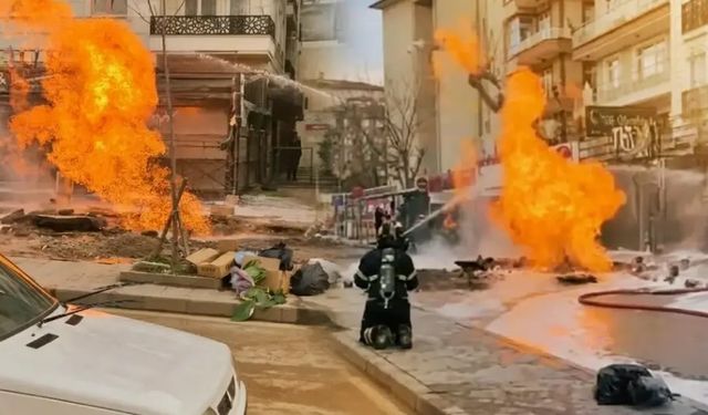 Su Borusu Onarımı Sırasında Doğal Gaz Patladı: İşçi Yaralandı, Yangın Çıktı