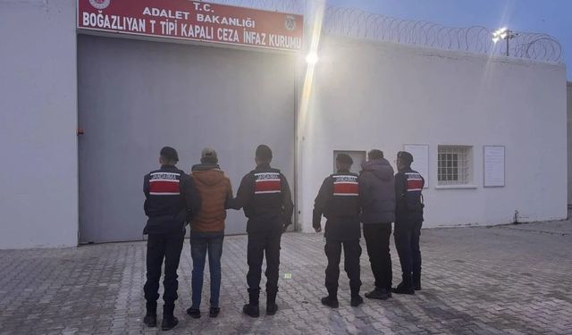 Yol Kontrolünde Uyuşturucu Operasyonu: 2 Zanlı Tutuklandı