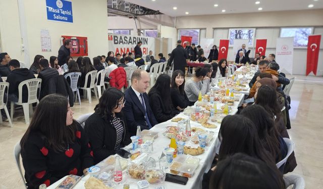 Ahilik Erdemleri Boztepe’de Ramazan sofrasında buluştu