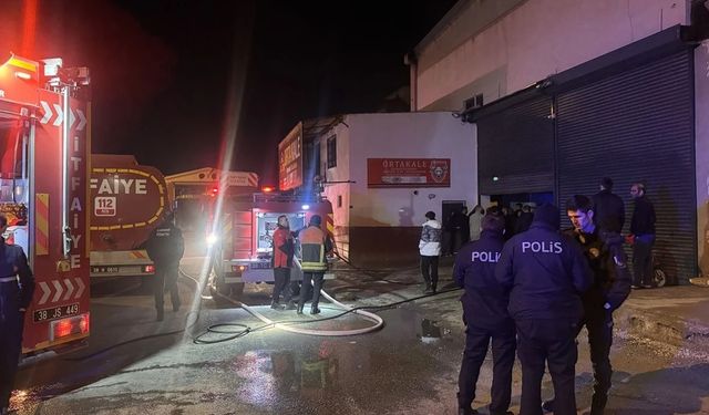 Et İşleme Tesisinde Çıkan Yangın Hasara Yol Açtı