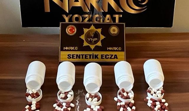 Narkotik baskını: 221 sentetik hap ele geçirildi
