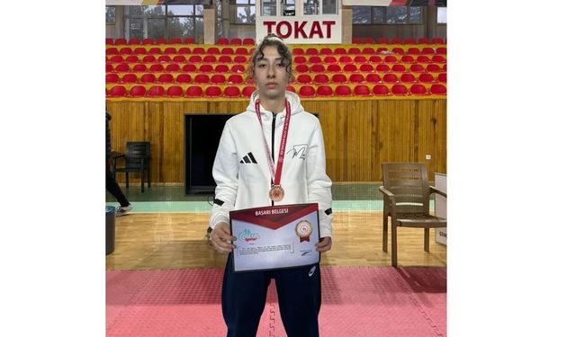 Berfin Dönmez Tokat’ta Bronz Madalya kazandı