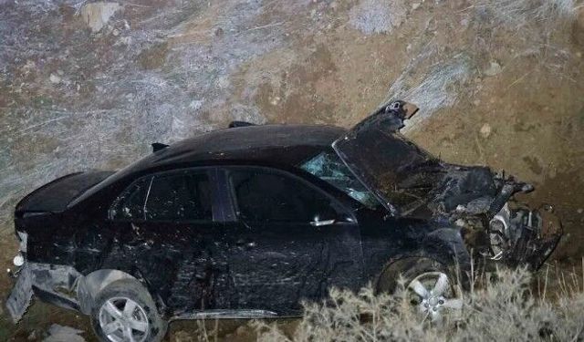 Kontrolden Çıkan Araç Şarampole Devrildi