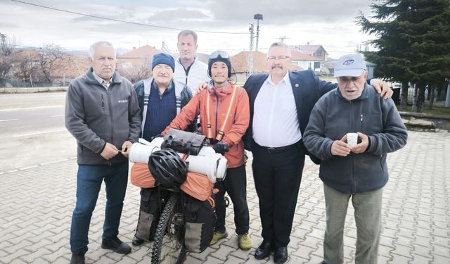 Kırşehir’de Köy Muhtarı Japon Turisti Evinde Ağırladı