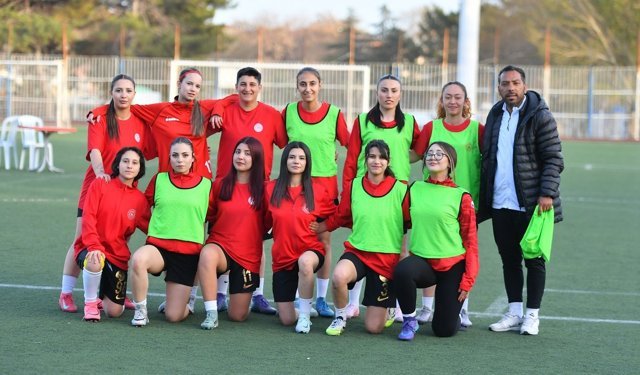 KIRŞEHİRSPOR KADIN TAKIMIMIZ, SEZONA İDDİALI HAZIRLANIYOR