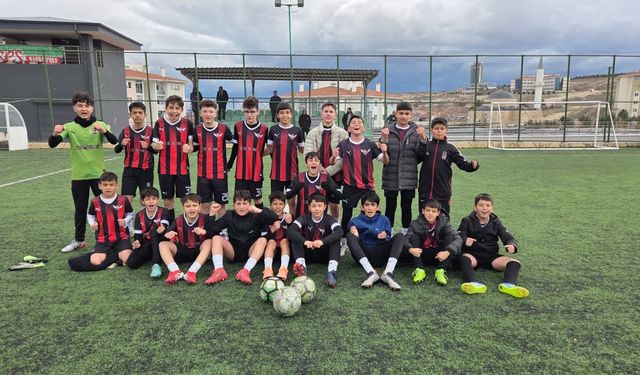 Minik Kramponlar U13’te zirveyi bırakmıyor!