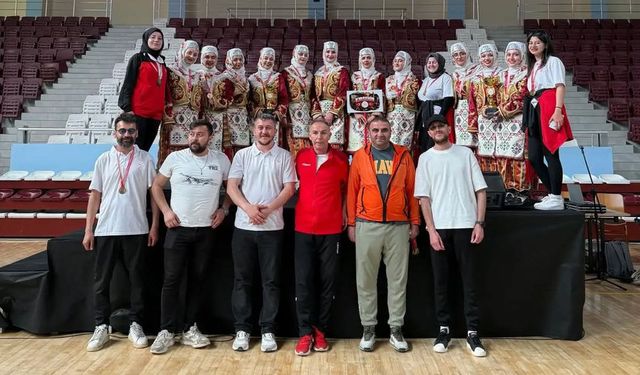 Kırşehir’den halk oyunlarında tarihi başarı