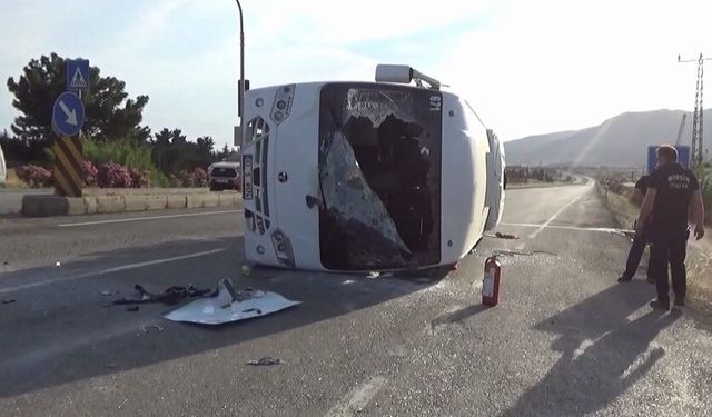 Öğrencileri Taşıyan Araç Bir Anda Kontrolden Çıktı: 17 Yaralı