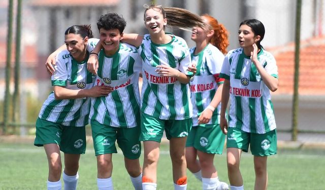 Sezonun ilk golü, Ayşenur Han’dan