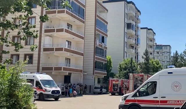 10 Katlı Binada Yangın: 1 Kişi Hastanede