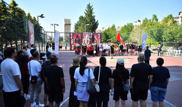 136 sporcu parkeye çıktı
