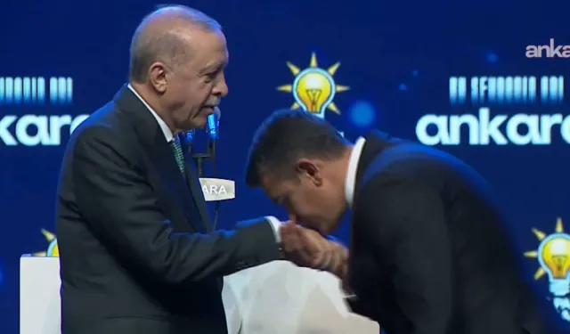 Sabah CHP’den Ayrıldı, Öğlen AKP Rozetini Taktı