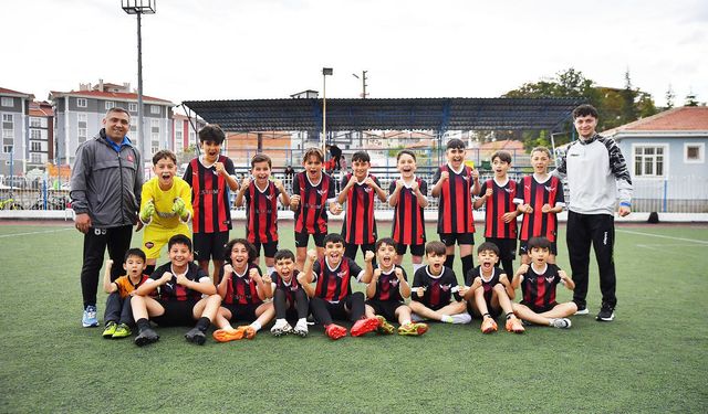 Minik Kramponlar'dan farklı galibiyet: 6-0