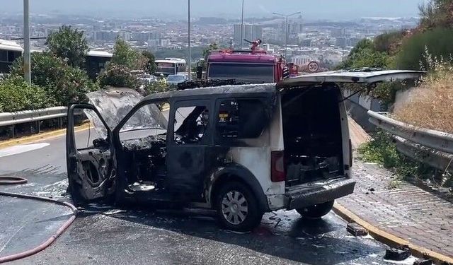 Seyir Halindeki Polis Aracı Alev Aldı!
