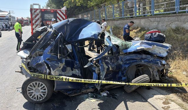 Feci Kaza! 3 Araç Birbirine Girdi: 1 Ölü, 2 Yaralı