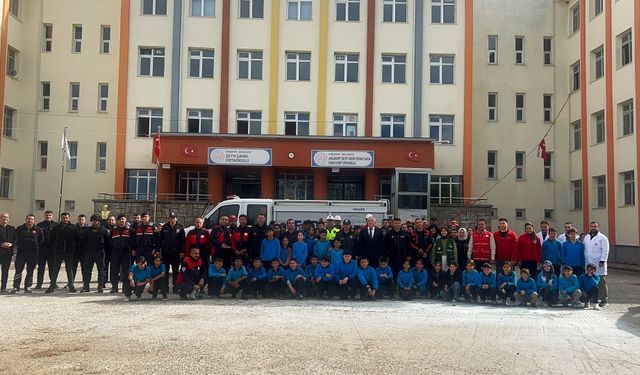 Akçakent’te Öğrencilere Afet Farkındalık Eğitimi Verildi