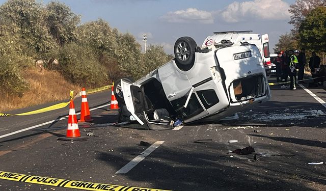 Feci Kazada Araç Takla Attı! 1 Kişi Hayatını Kaybetti, 2 Yaralı