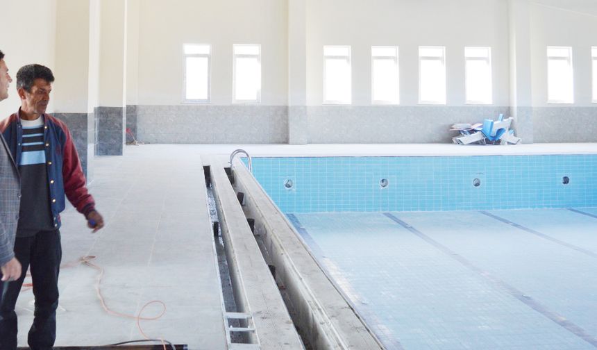 Mucur'da Yarı Olimpik Yüzme Havuzu’nda sona doğru…