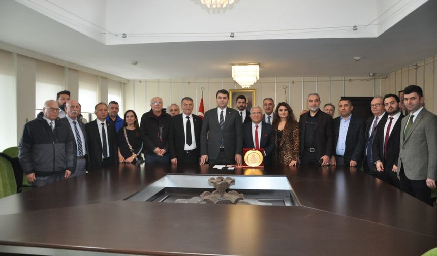 Kırşehirliler Vakfı heyetinden DP Genel Başkanı Uysal’a ziyaret
