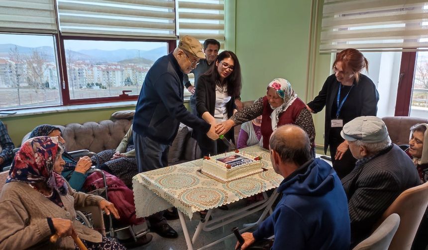 Özel Musa Gül Hastanesi “Yaşlılar Haftası”nı kutladı