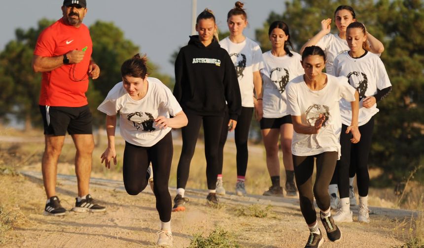 Kırşehir Belediyespor Kadın Hentbol Takımı, antrenman gerçekleştirdi