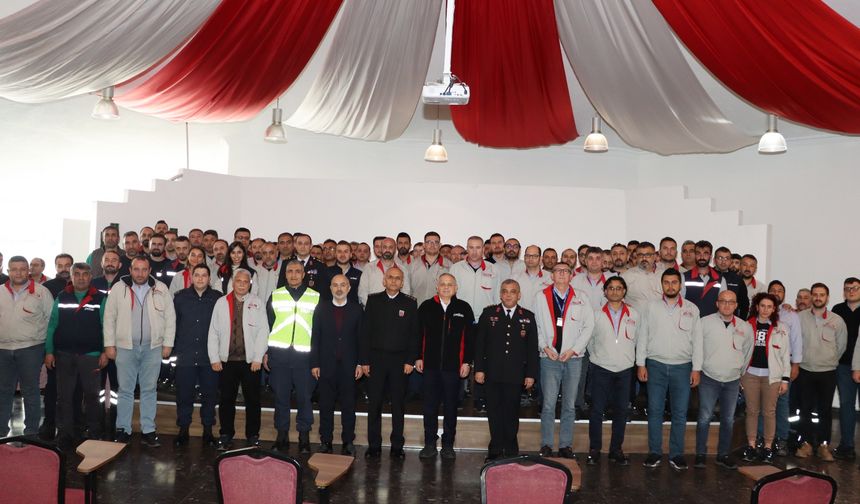 Jandarma’dan Petlas çalışanlarına trafik eğitimi