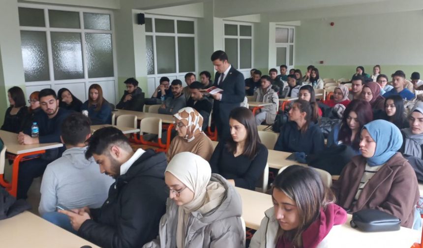 Kaman Kaymakamı Kaya'dan Üniversite öğrencilerine ziyaret