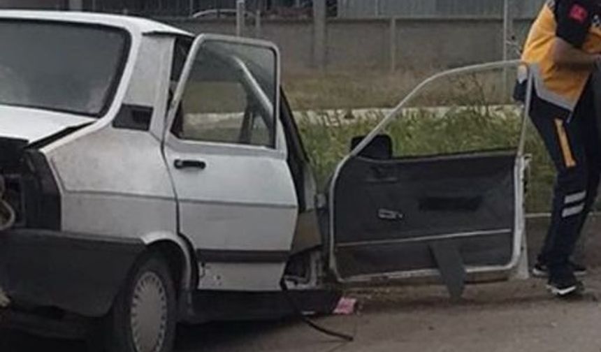 Kırşehir'de otomobiller çarpıştı; karı-koca yaşamını yitirdi